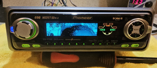 Pioneer old school deh p7300 - old,