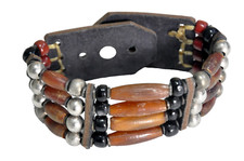 BRACCIALE  STILE NATIVI AMERICANI FATTA A MANO CON PERLINE CORDONCINO IN CUOIO