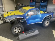 Camion da corsa corto Traxxas