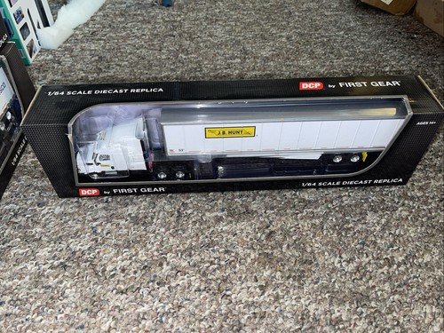 Dcp hunt freightliner - dcp,