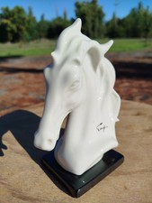 Scultura in porcellana biscuit  Cavallo- Firma e marchio  Capodimonte, anni '60