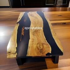 Tavolo artigianale in legno di