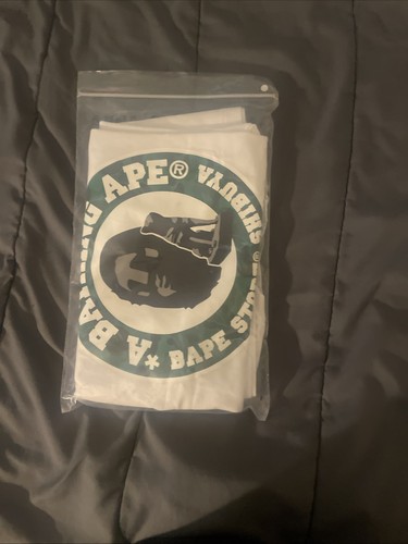 Bathing ape brand new sealed - a,