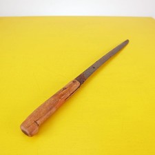 vecchio coltello con manico in