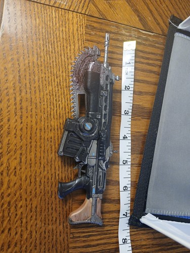 Gears war lancer replica - 4,