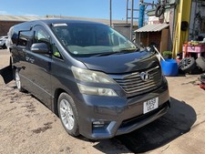 Rottura Toyota Vellfire 2.4