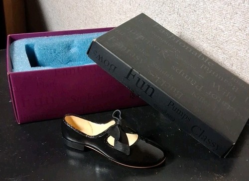 Just the right shoe di - just,