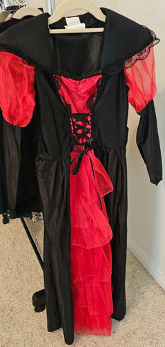 Child regal vampira vampire - child,