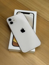 Apple iPhone 12 - 128GB - Bianco Con 7 Cover Incluse