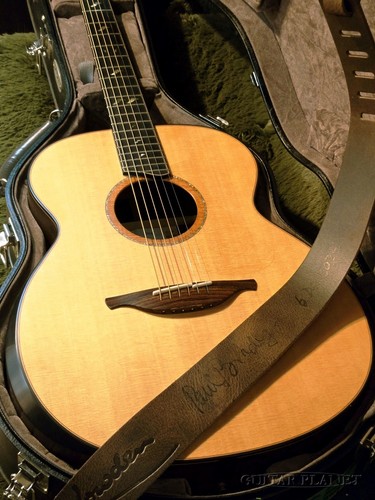 Lowden namm custom playd - lowden,