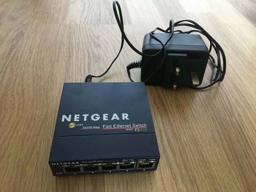 Netgear switch - (fs105),