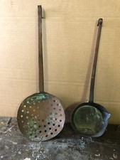 Antica schiumarola e antico mestolo artigianale in rame lotto 2 pezzi