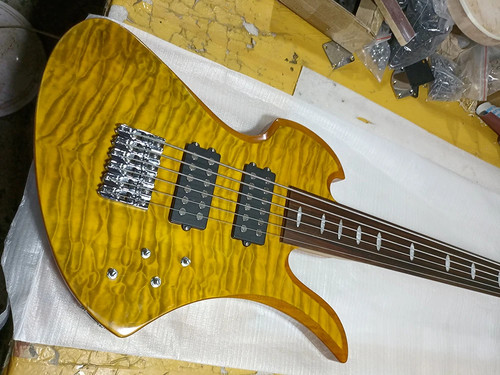 Basso elettrico fretless - basso,