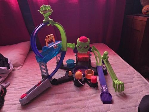 Rara pista hot - wheels, dr.bones