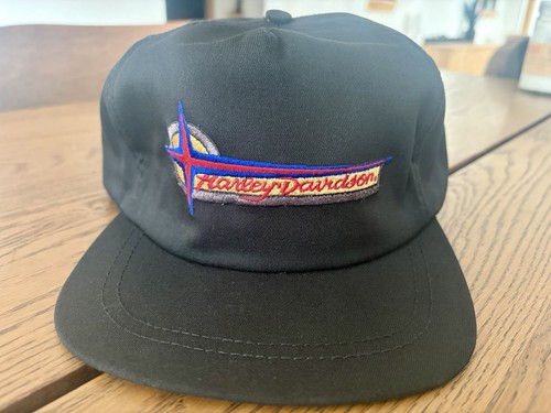 Cappello vintage ricamato