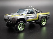 1987 87 DODGE D100 Pick-Up Camion Mopar Trofeo Camion 1/64 Scala Modellino Auto