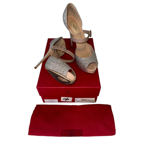Valentino garavani beige - garavani,