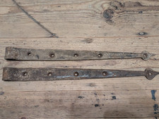 Antiche cerniere a cinghia in