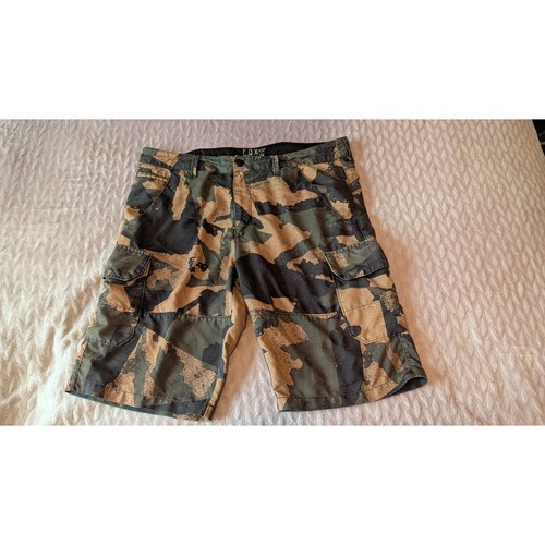 Pantaloncini cargo mimetici