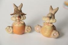 Vintage Miniatura Coppia di conigli pasquali porcellana biscuit e paglia