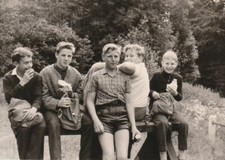 B4 - Foto Photo Fotografia  Anni 60 - Ragazzino Dopo Scuola Zaino Merenda