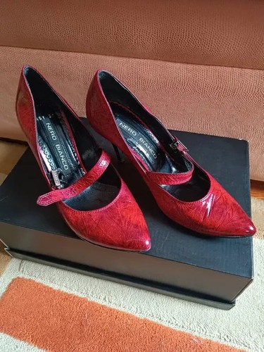 Tacchi donna nero bianco rosso
