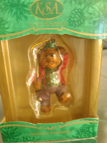 Carino cacciatore orso marrone