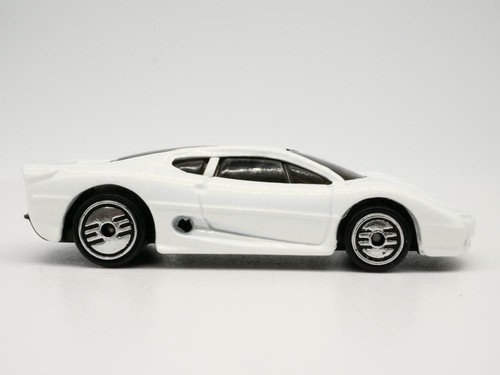 Jaguar xj220 scala 64 - xj220,