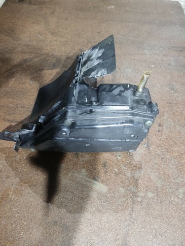 Yamaha 125 airbox - yamaha,