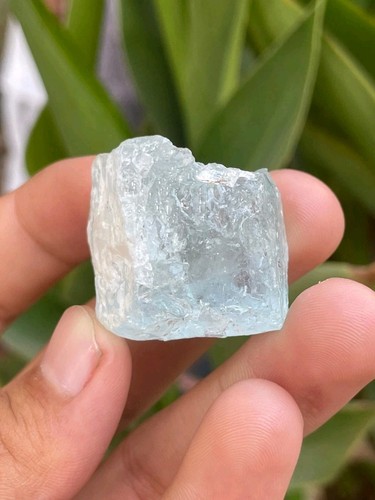 Esemplare minerale berillo blu