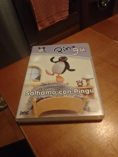 Pingu saltiamo con - pingu.,