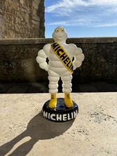 Omino michelin bibendum statua - michelin,