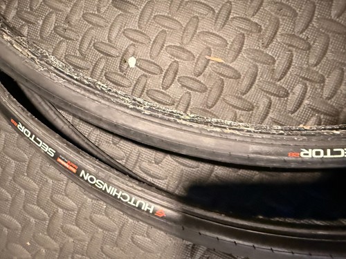 Due pneumatici tubeless - pneumatici,