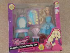 Bambola Tiffany's World e toletta e accessori ancora attaccati a card tatty