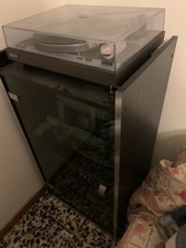 Mobiletto HiFi a 4 Scompartimenti con Chiusura In Cristallo.