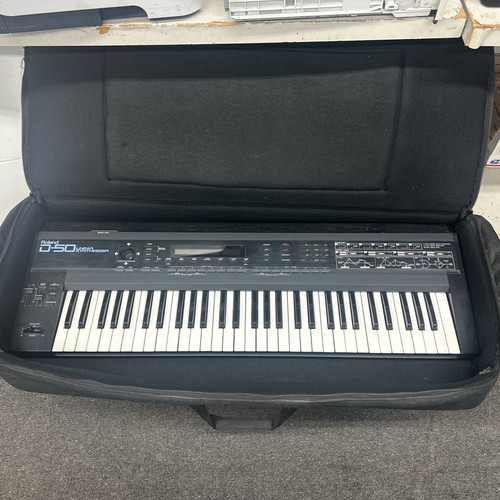 Roland keyboard - d-50,