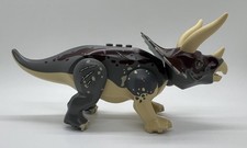 Dinosauro Triceratopo con