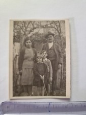 Foto Antica Old Photo Ritratto Famiglia in Giardino RV700 ^