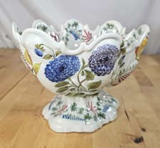 Antica ciotola punzonatrice in