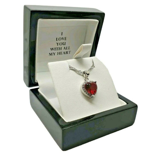 Collana con diamanti creati