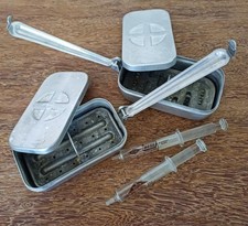 2 Antichi astucci porta