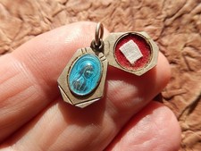 Pendentif  Medaille coulissante Reliquaire Relique BERNADETTE SOUBIROUS  ETOFFE