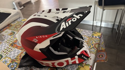 Airoh twist lift red - red, matt