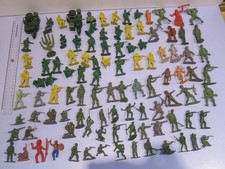 lotto raccolta di VECCHI SOLDATINI PLASTICA 132 148 SECONDA GUERRA MONDIALE da