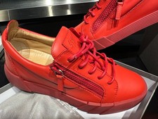 uomo giuseppe zanotti squalo