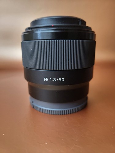 Sony sel50f18f full frame - full, 50