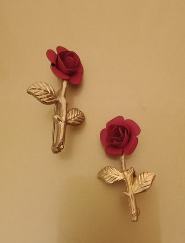 Large small fashion pins - large/small, with