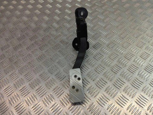 Mazda hatchback gaspedal - 6,