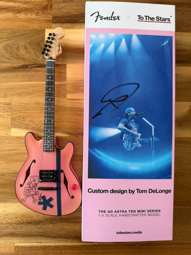 Tom delonge mini guitar - delonge, ad