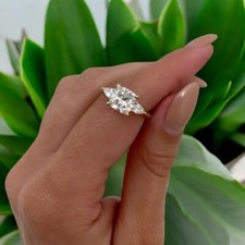 Anello di fidanzamento in oro